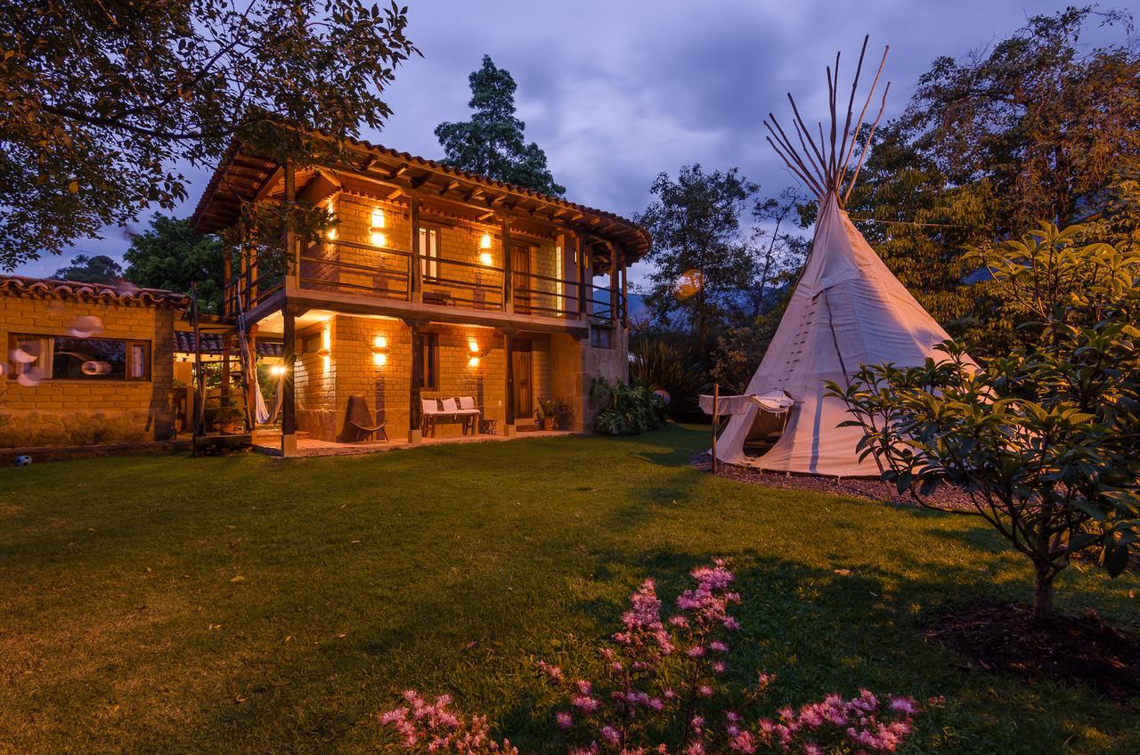 Hostal Casa Del Arte Robles Ngoại thất bức ảnh