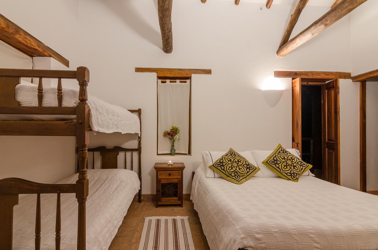 Hostal Casa Del Arte Robles Ngoại thất bức ảnh