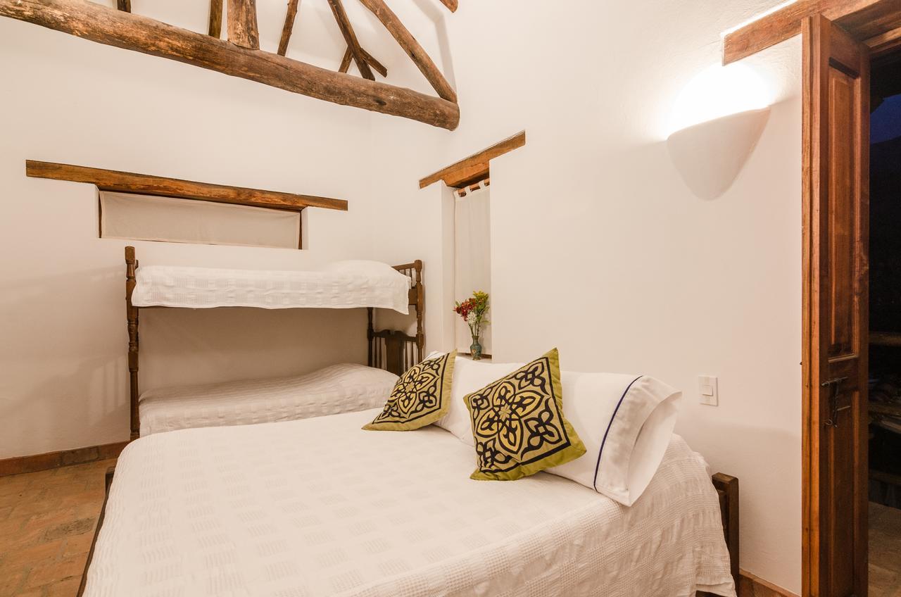 Hostal Casa Del Arte Robles Ngoại thất bức ảnh
